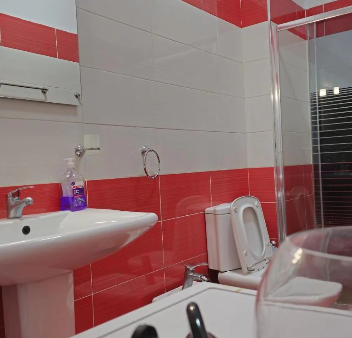 Tirana Bosco'S Apartament דירה